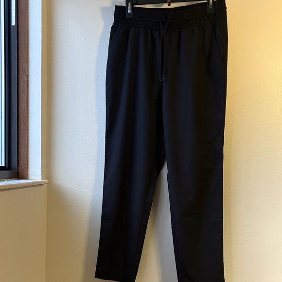 gap Pants - GapFit Women’s Run Around Pant Size Medium